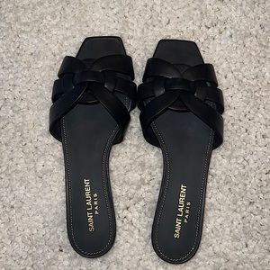 Women black tribute Saint Laurent sandal